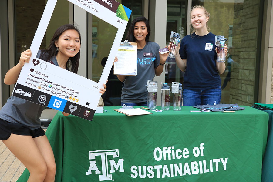 Student interns at a tabling event in the Fall of 2017.