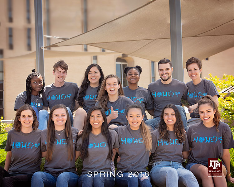 The Spring 2018 Interns pose in matching HOWDY Sustainability t-shirts for the end of the semester photograph.